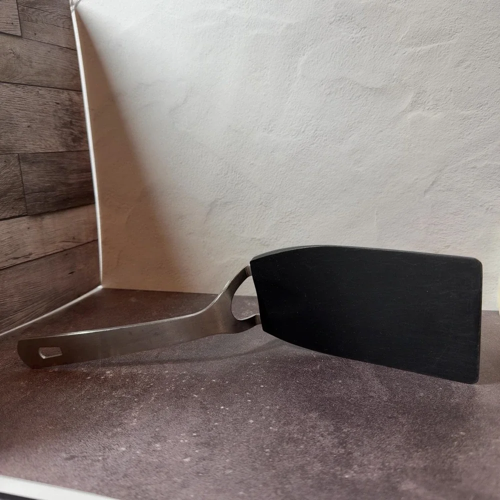 AMCO 10897 Spatula Stainless Steel Handle Heat Resistant Black Head
